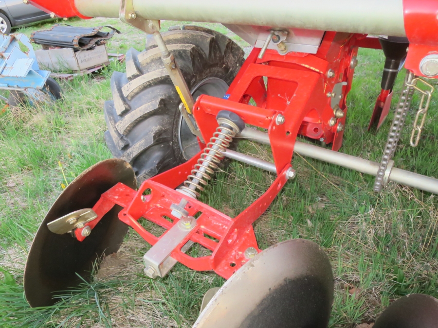 4351 Grimme GL32F Potato planter 2 row