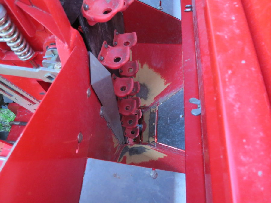 4351 Grimme GL32F Potato planter 2 row