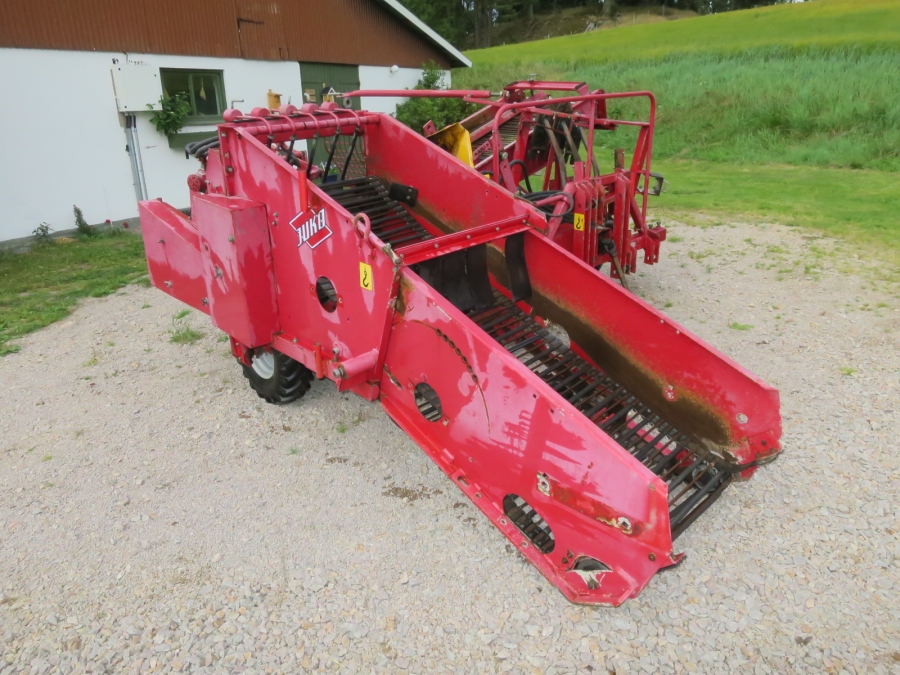 4382 Juko Supermidi potato harvester