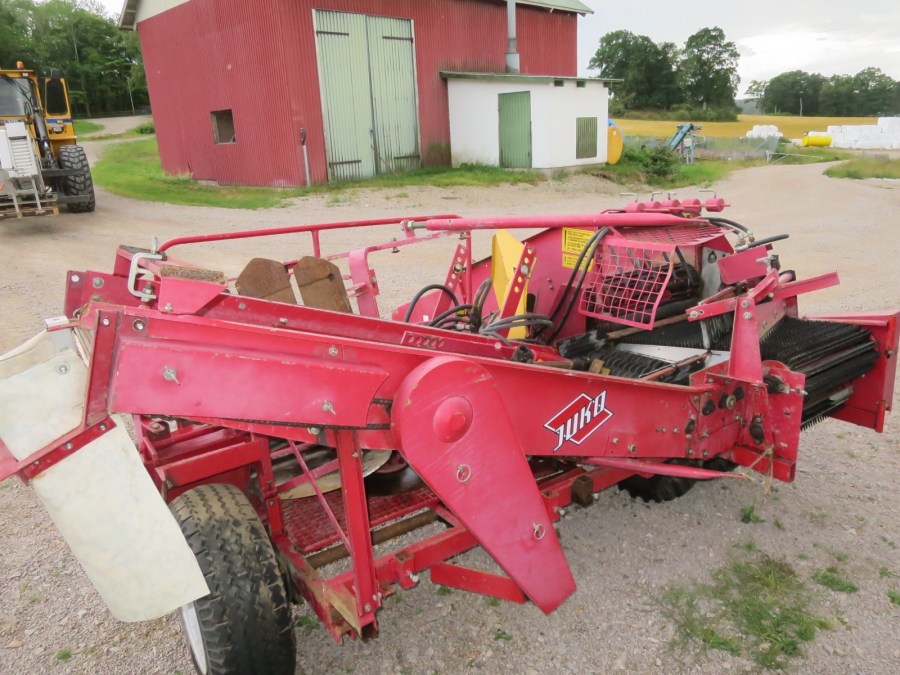 4382 Juko Supermidi potato harvester