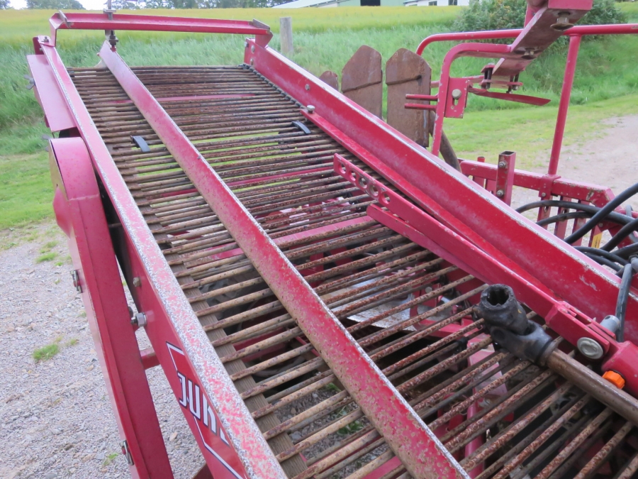 4382 Juko Supermidi potato harvester