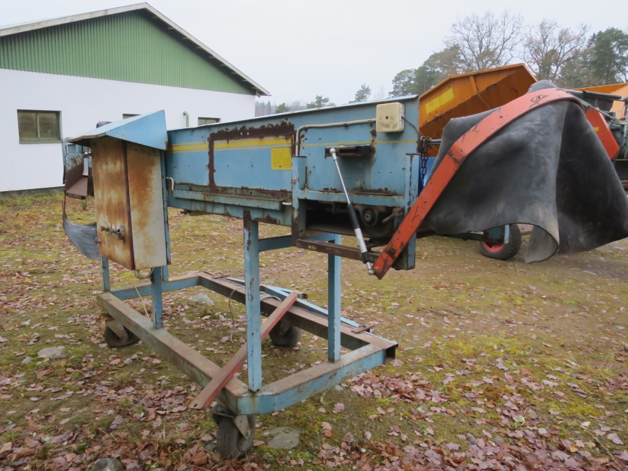 4445 Miedema receiving hopper with EMVE screen grader