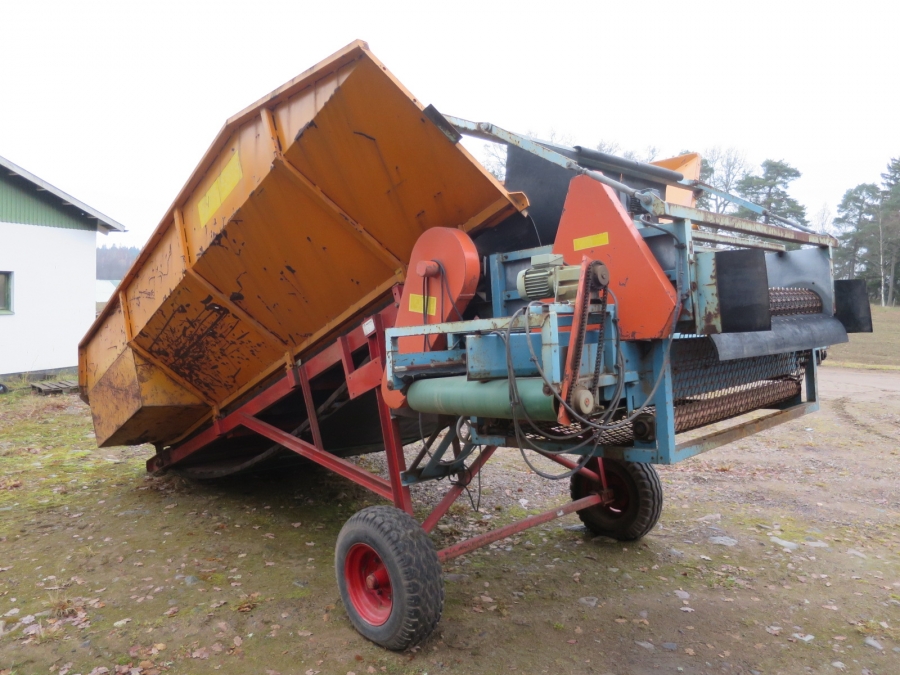 4445 Miedema receiving hopper with EMVE screen grader