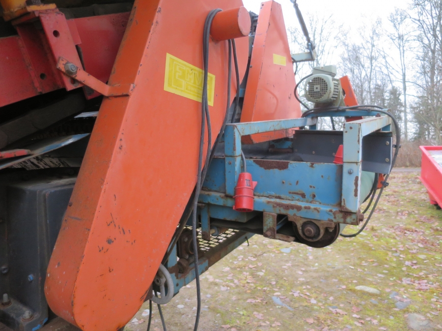 4445 Miedema receiving hopper with EMVE screen grader