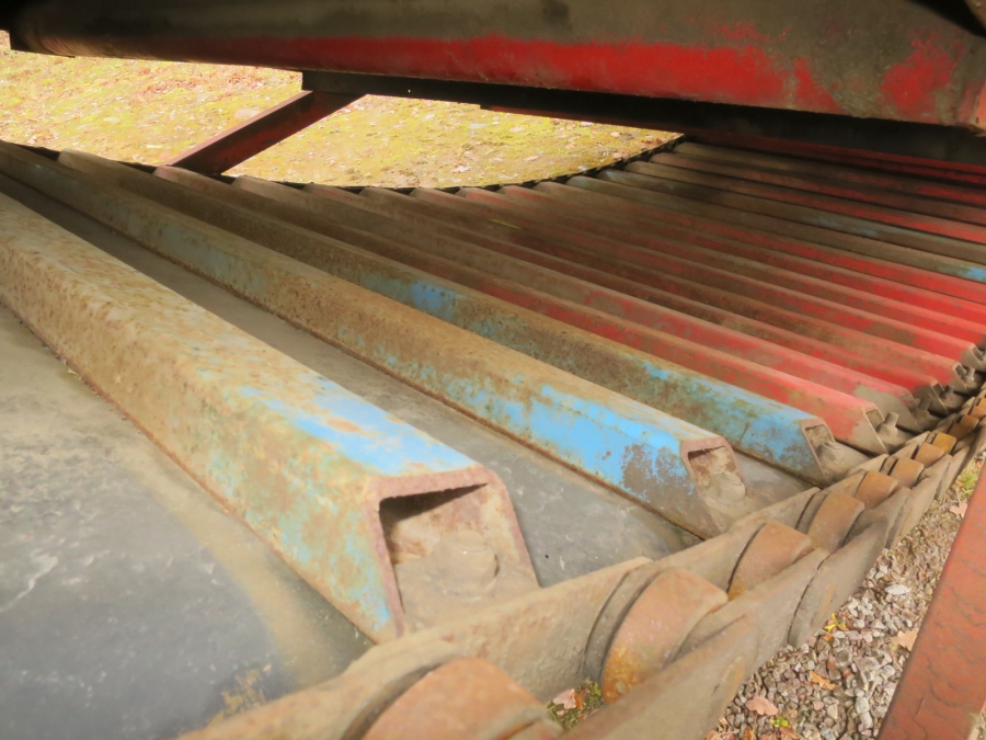 4445 Miedema receiving hopper with EMVE screen grader