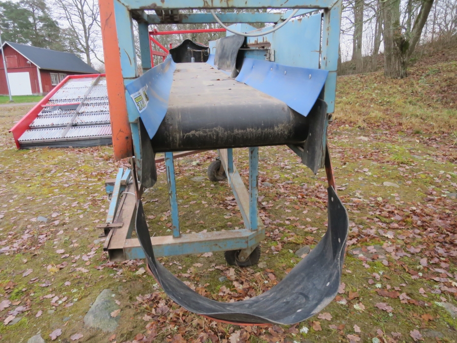 4445 Miedema receiving hopper with EMVE screen grader