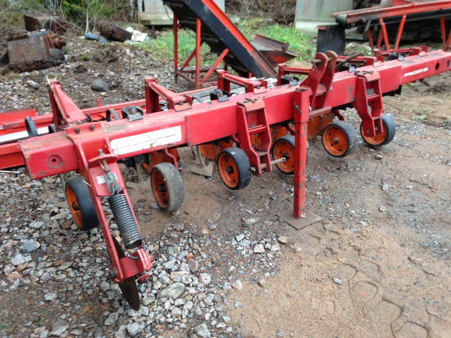 4571 Kongskilde row crop cleaner 5 row 3m wide