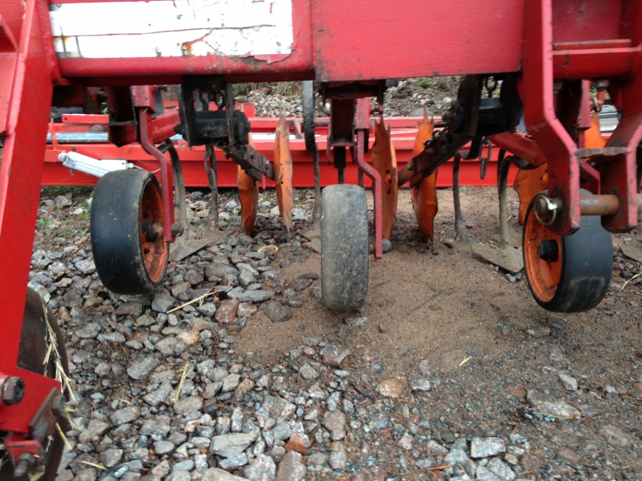 4571 Kongskilde row crop cleaner 5 row 3m wide