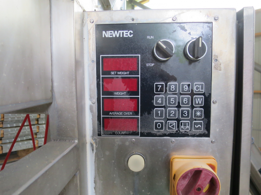 4575 Newtec 1100 computervåg