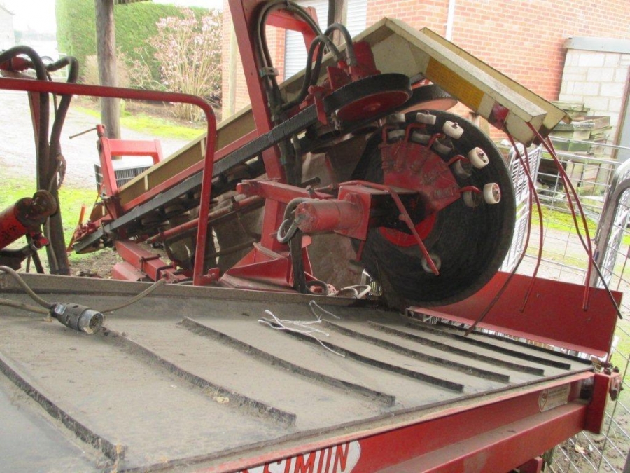4590 Simon leek harvester
