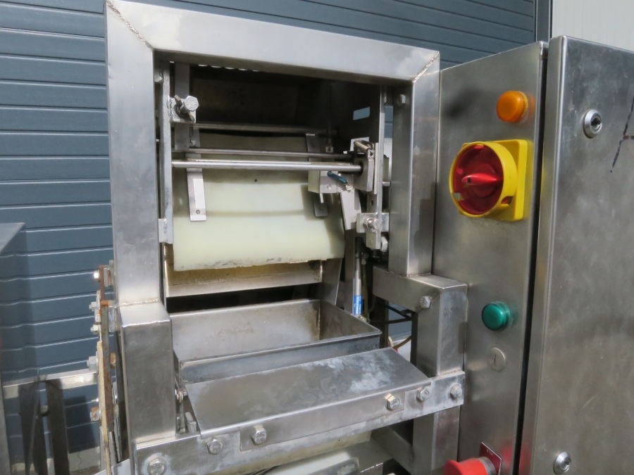 4643 Newtec G30A carrot weigher and packing machine