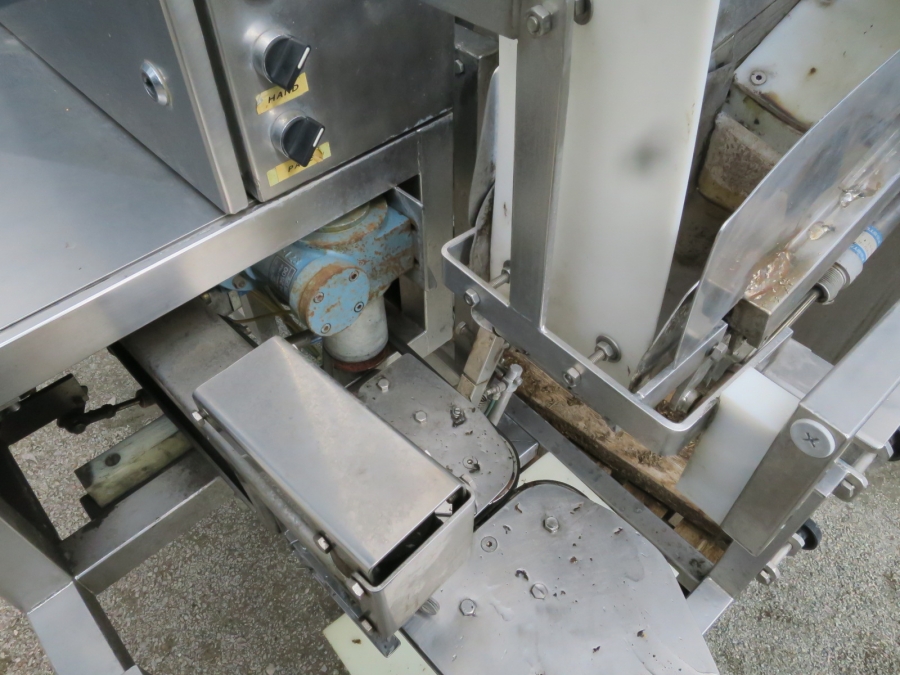 4643 Newtec G30A carrot weigher and packing machine