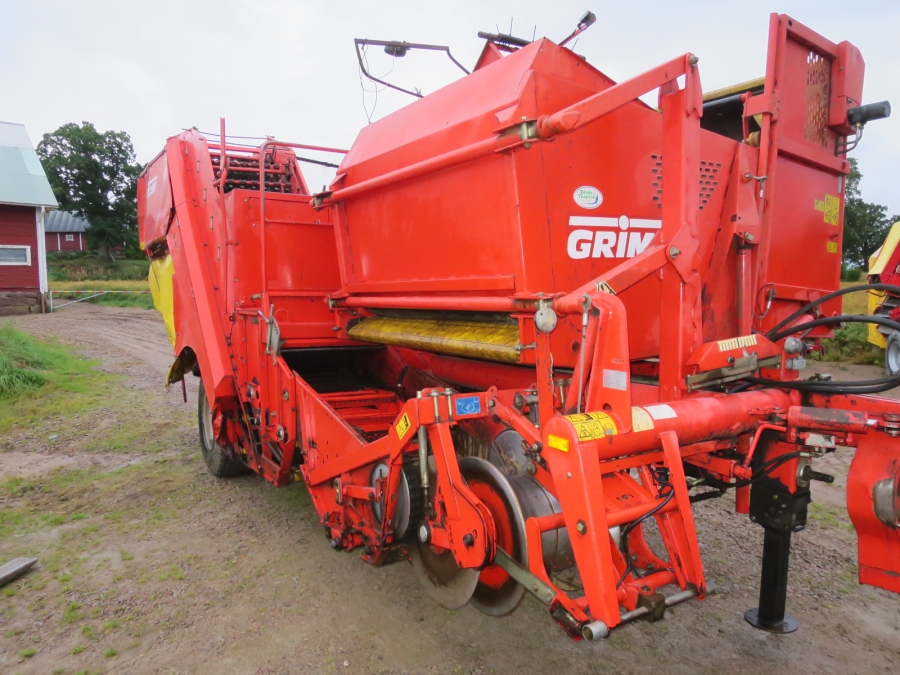 4696 Grimme SE75-30 potato harvester