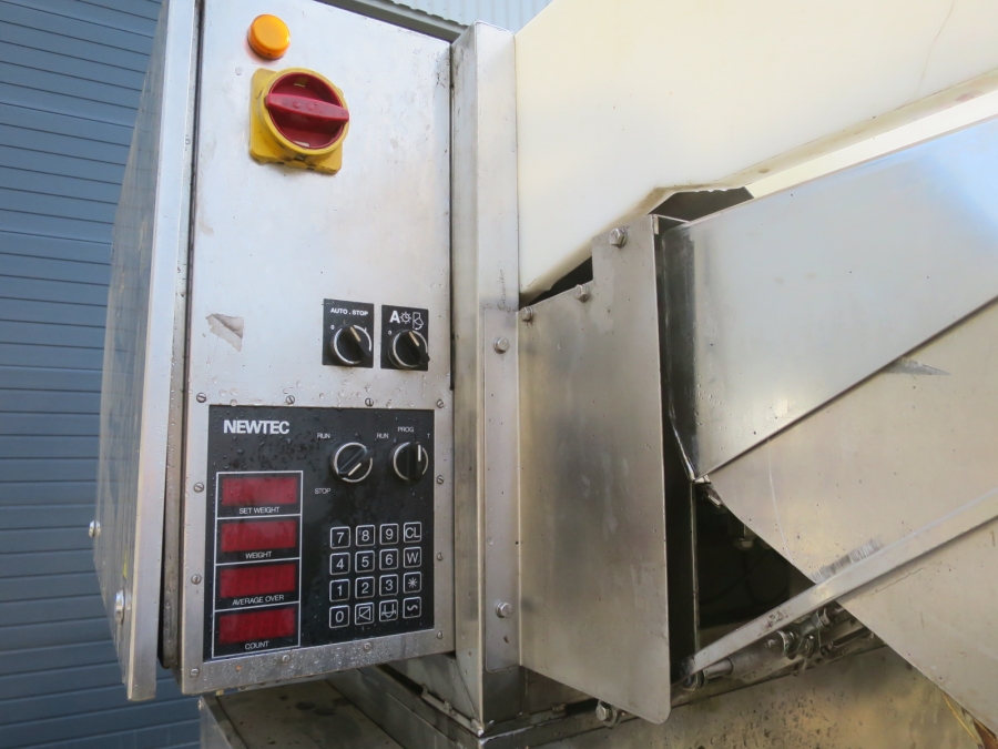 4699 Newtec 2009XB Waage