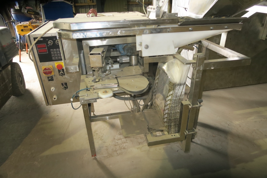 4701 Newtec 2009XB with Udo Schliebe Netzverschliessmaschine
