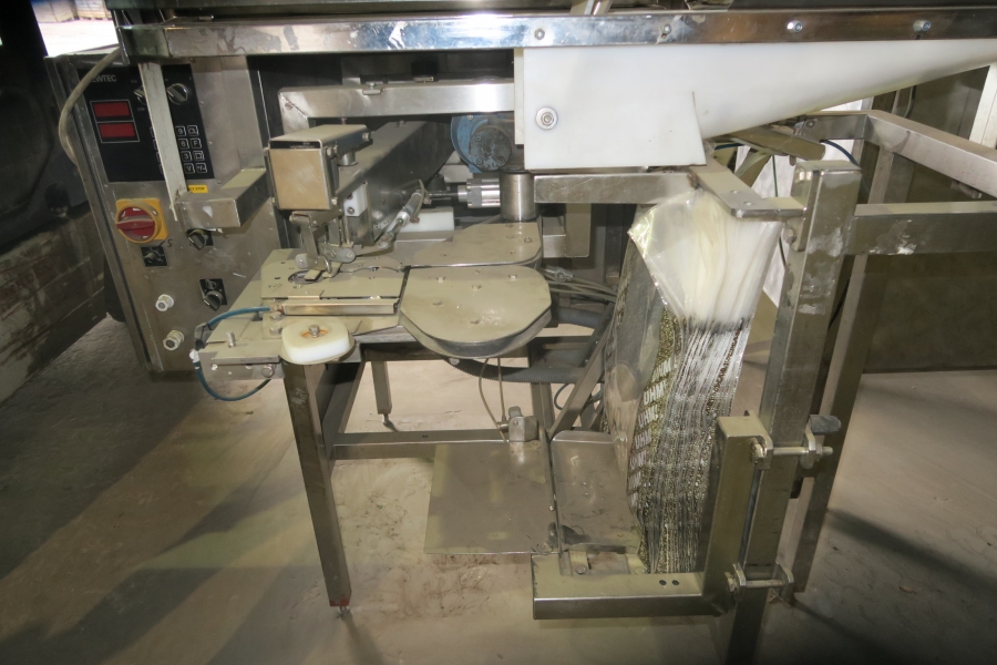 4701 Newtec 2009XB with Udo Schliebe Netzverschliessmaschine