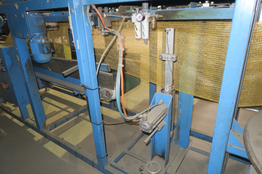 4701 Newtec 2009XB with Udo Schliebe Netzverschliessmaschine