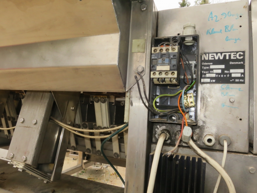 4703 Newtec Waage 2000 mit Förderband