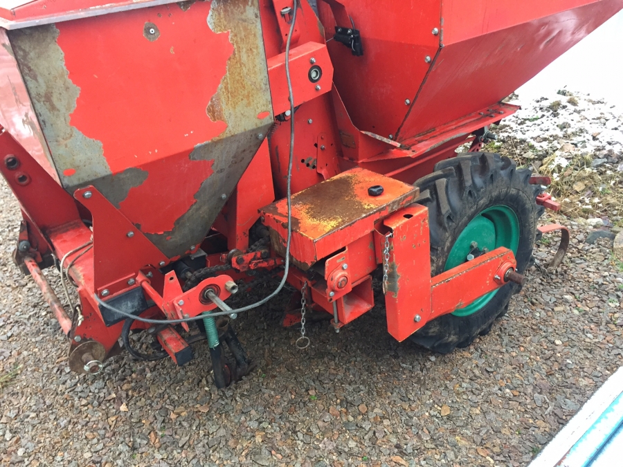 4745 Kverneland UN 3000 2 rad potatissättare