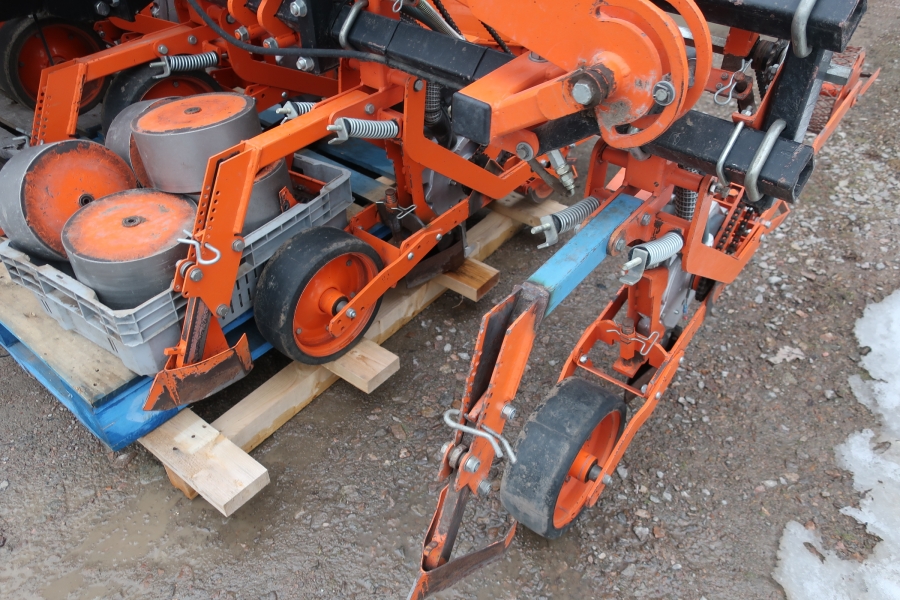 4789 Stanhay 785 precision seeder