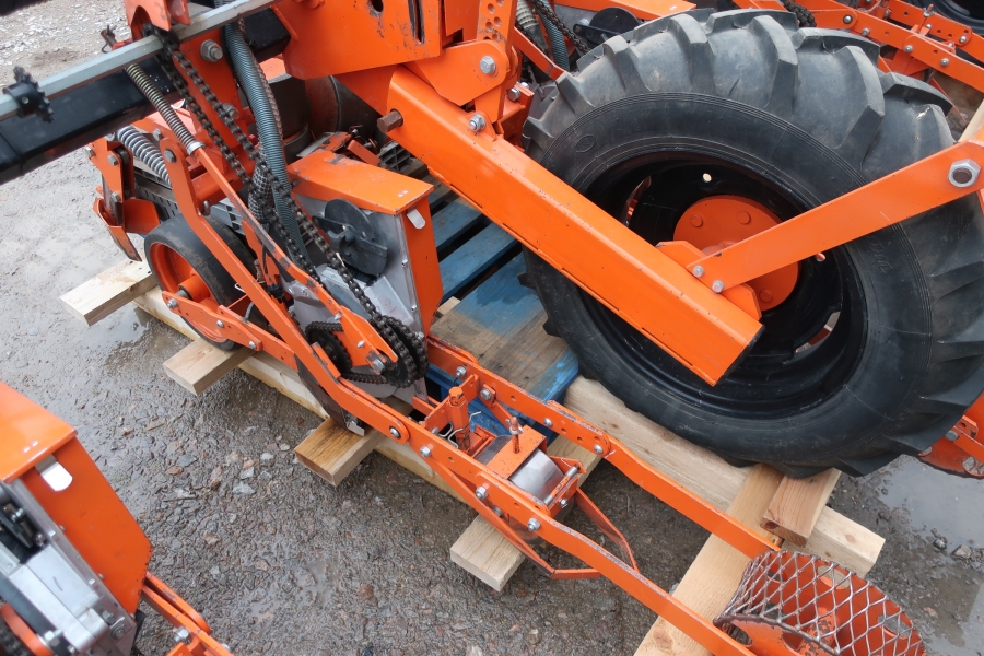 4789 Stanhay 785 precision seeder