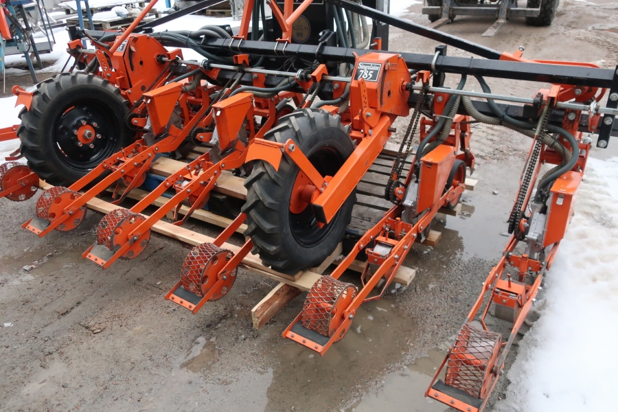 4789 Stanhay 785 precision seeder