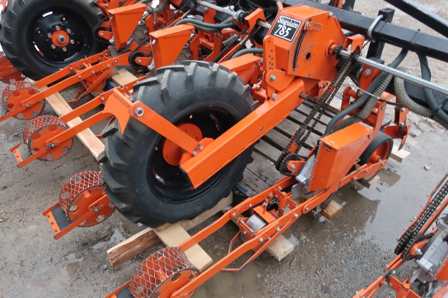 4789 Stanhay 785 precision seeder
