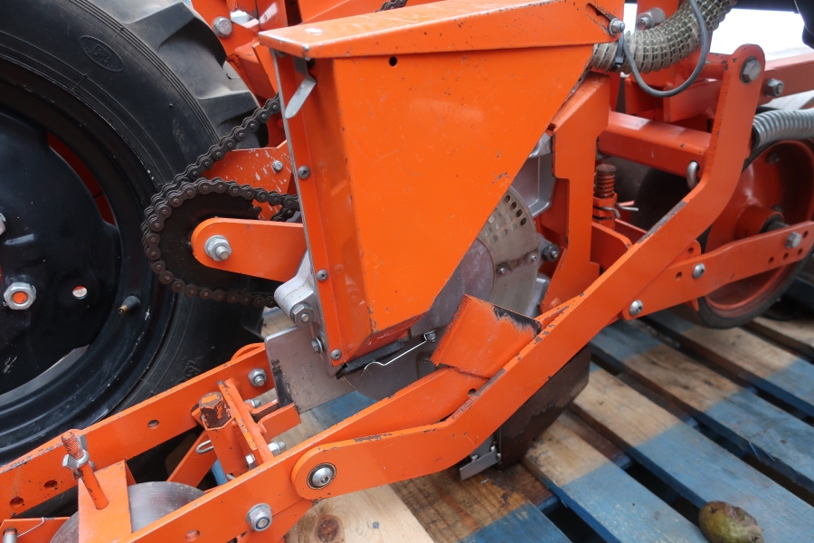 4789 Stanhay 785 precision seeder