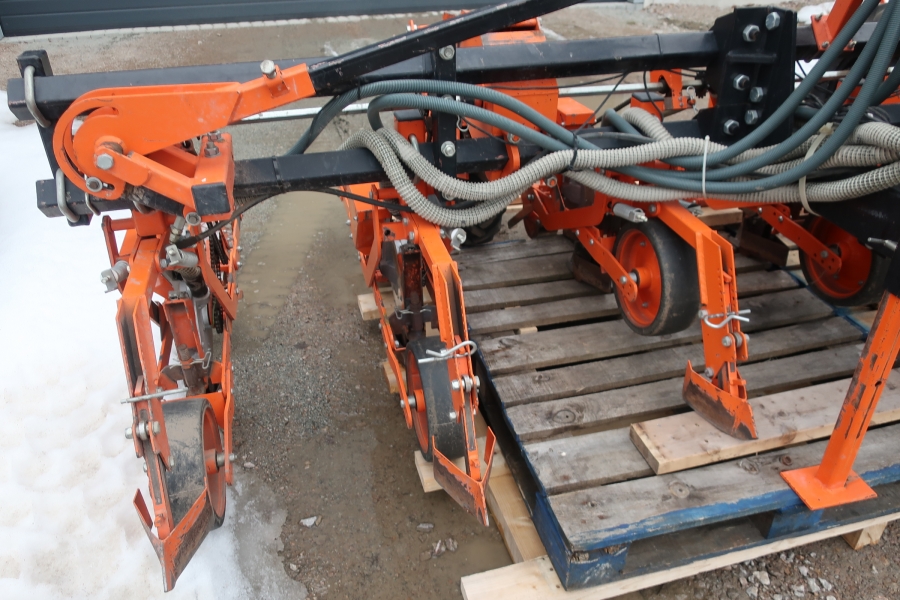 4789 Stanhay 785 precision seeder