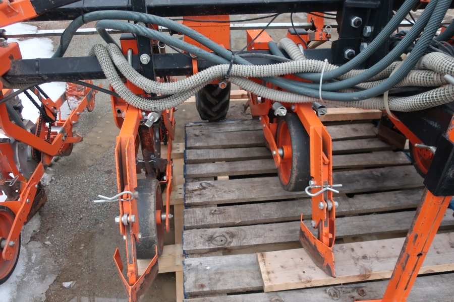 4789 Stanhay 785 precision seeder
