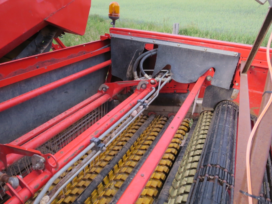 4822 Grimme GZ1700 Potato harvester