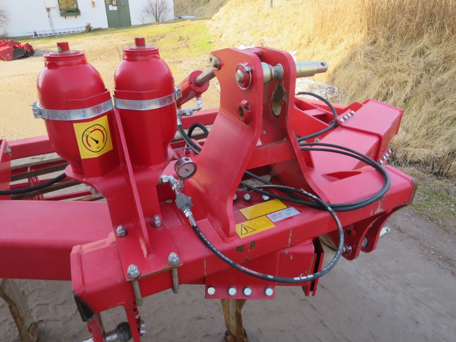 4827 HE-VA sub-tiller sub soiler