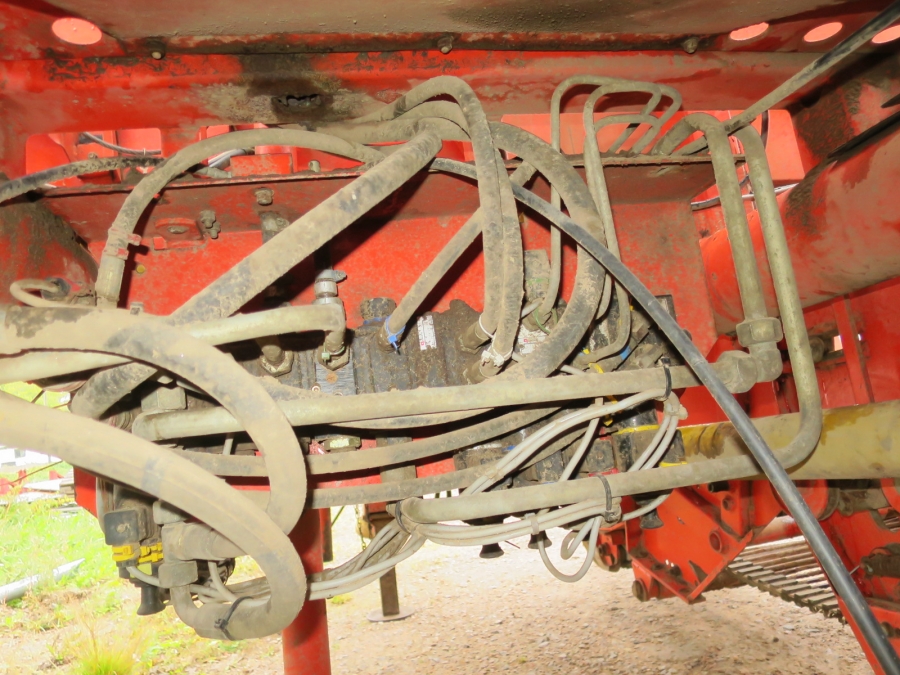 4895 Grimme SE75-20 potato harvester