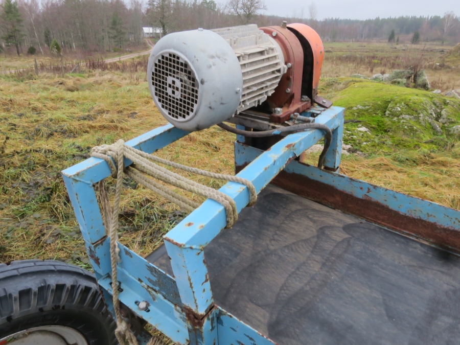 4916 EMVE plantransportör 8000x550 mmmed benställning