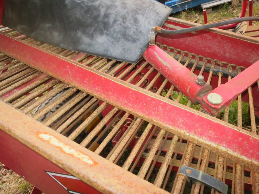 4926 Juko Midi potato harvester three point
