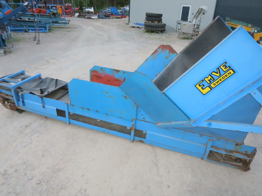 4929 EMVE Feeding bunker 3900x550 mm