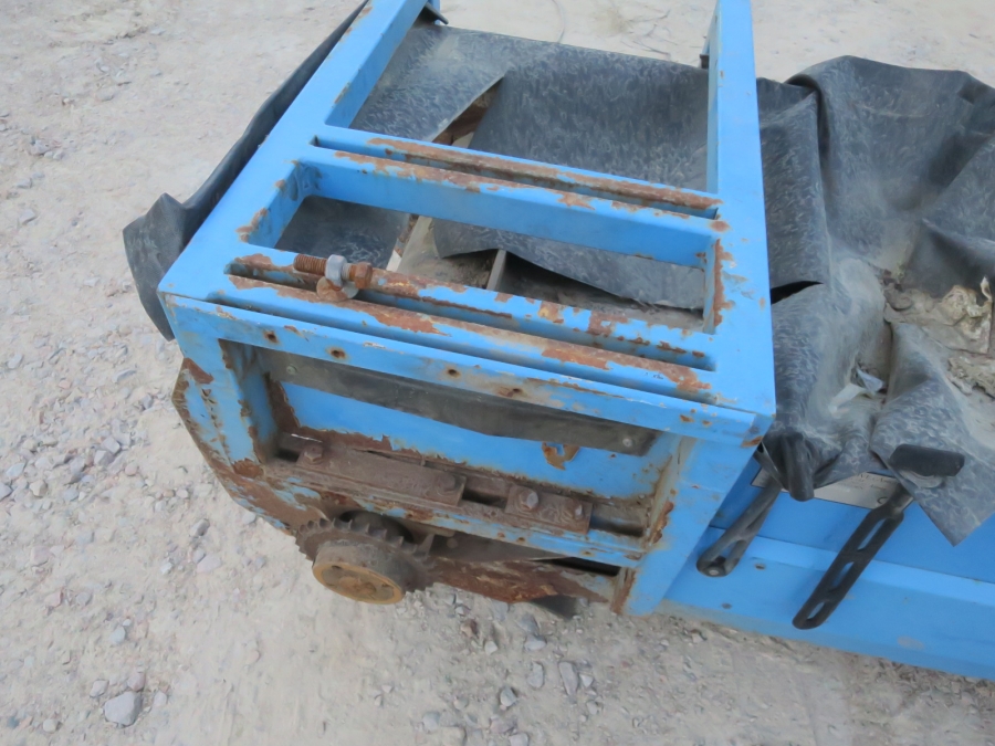 4929 EMVE Feeding bunker 3900x550 mm