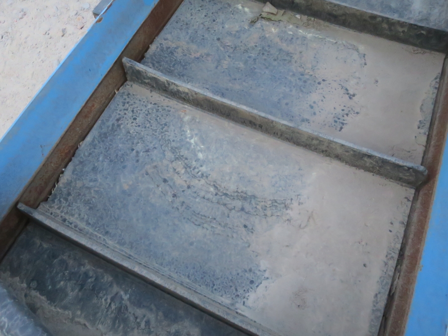 4929 EMVE Feeding bunker 3900x550 mm
