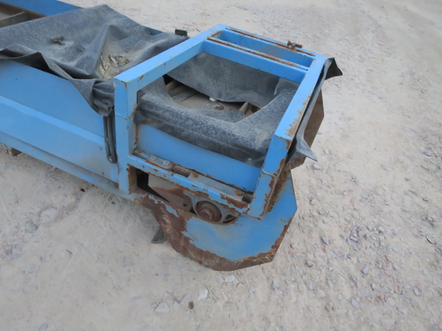 4929 EMVE Feeding bunker 3900x550 mm