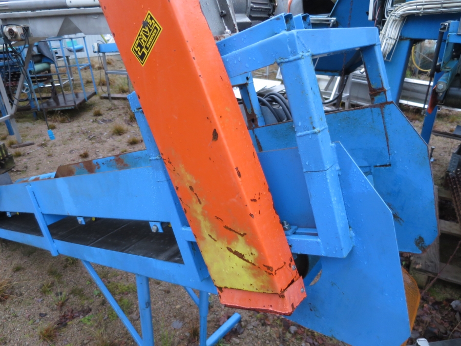 4952 EMVE elevator 3000x350mm