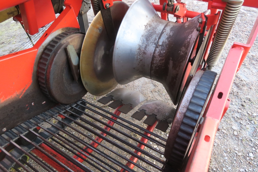 4991 Grimme 75-30 potato harvester