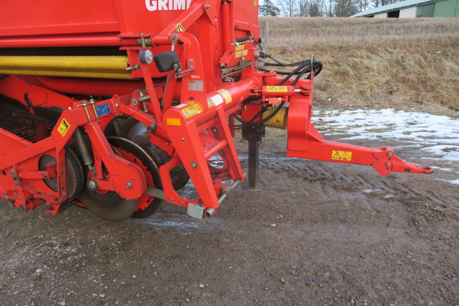 4991 Grimme 75-30 potato harvester