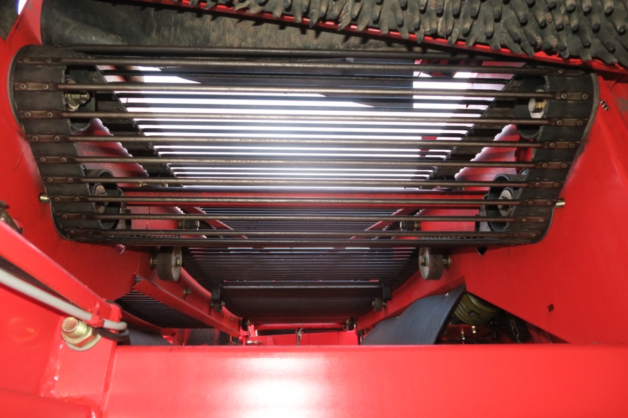 4991 Grimme 75-30 potato harvester