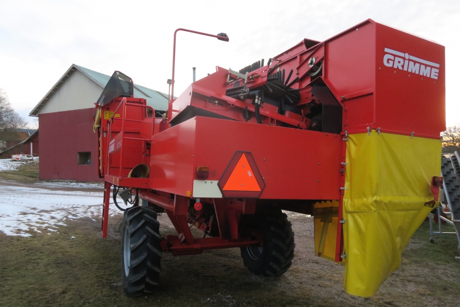 4991 Grimme 75-30 potato harvester