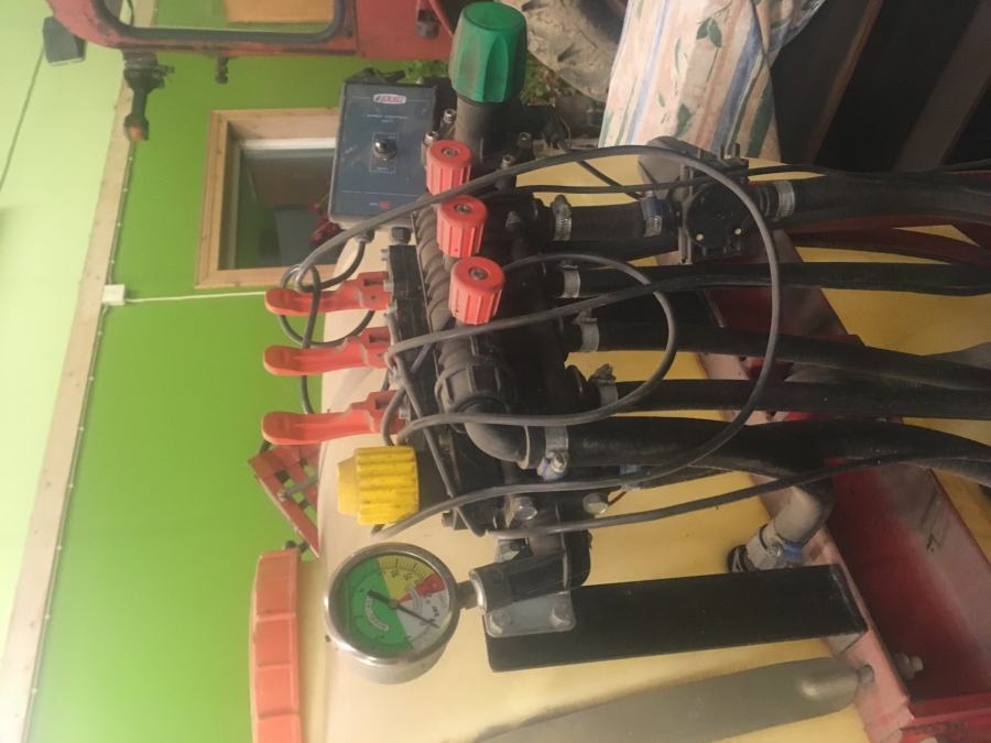 4995 Hardi sprayer 10 m boom, 800 liter good condition