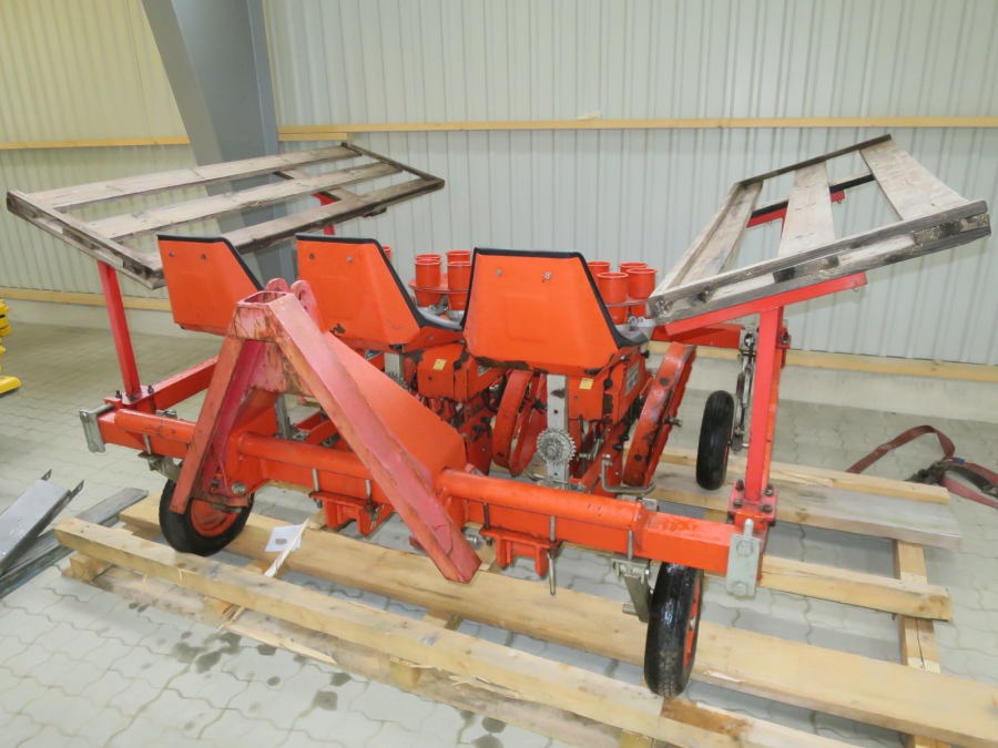 2027 Checchi Magli Tex planting machine 3 row