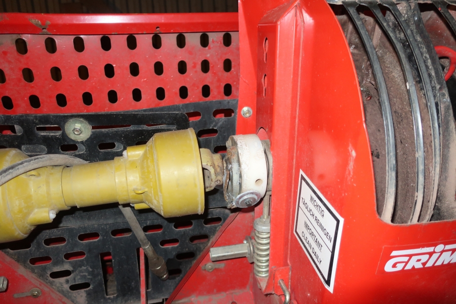 5136 Grimme GL32B potato planter 2 row