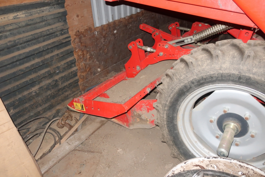 5136 Grimme GL32B potato planter 2 row