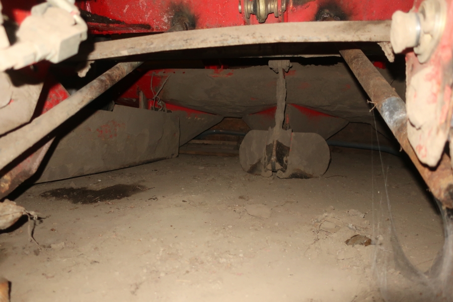 5136 Grimme GL32B potato planter 2 row