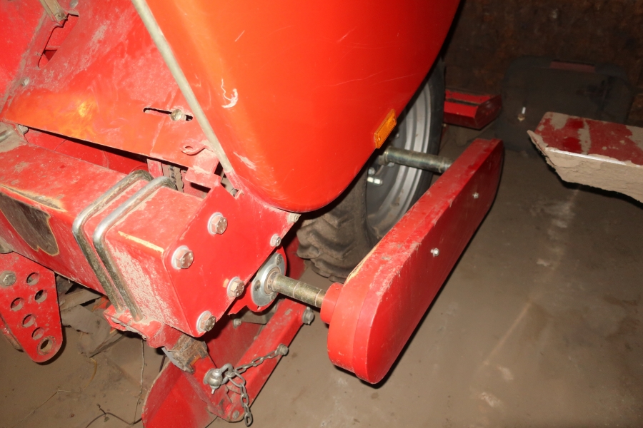 5136 Grimme GL32B potato planter 2 row